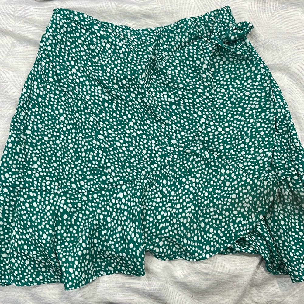 Green Ruffle tie skirt
